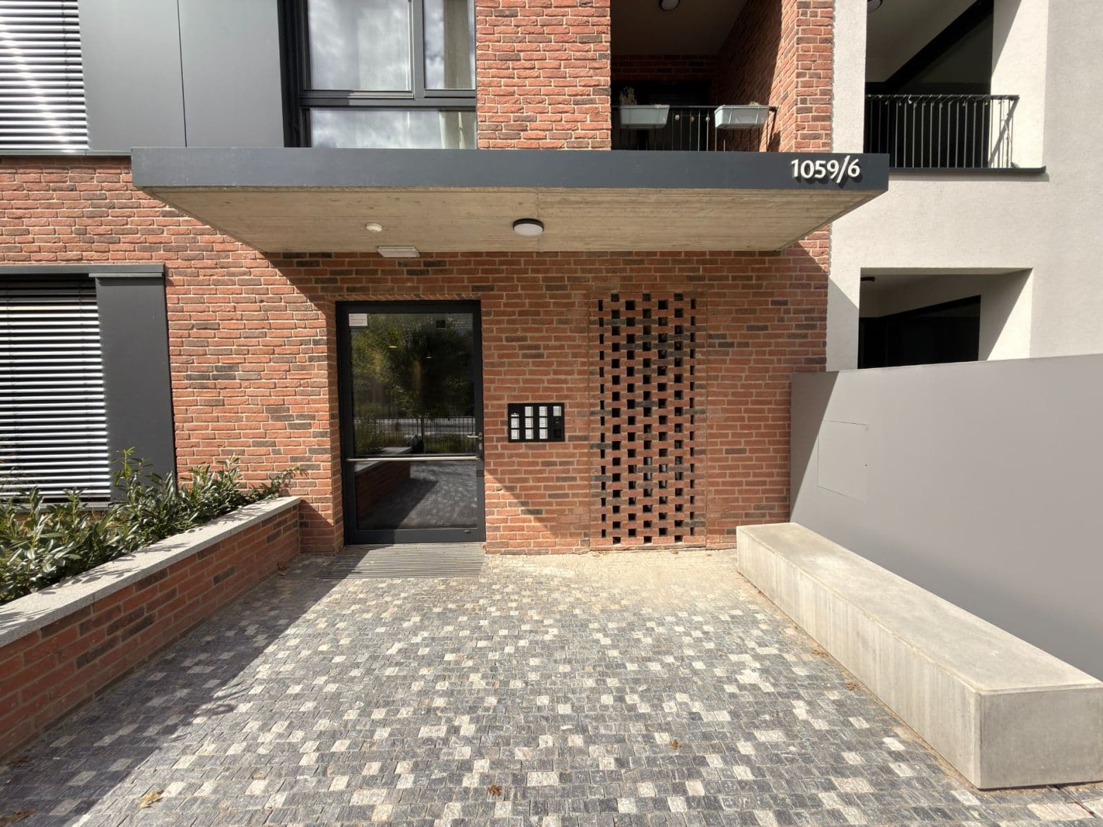 Pronájem bytu 1+kk 35 m², Vladimíra Kobranova, Praha, Praha Pronájem bytu 1+kk 35 m², Vladimíra Kobranova, Praha, Praha