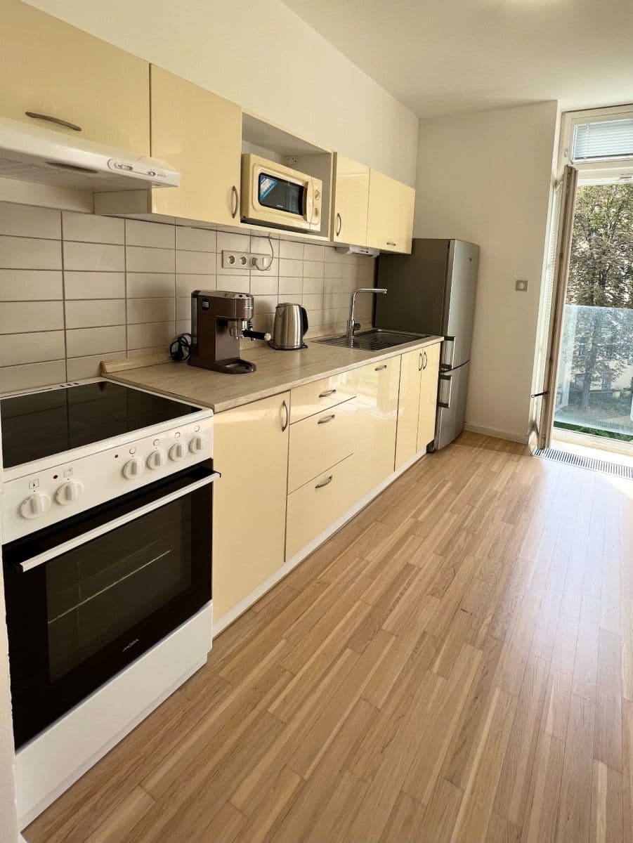 Pronájem bytu 1+kk 38 m², Bořivojova, Praha, Praha Pronájem bytu 1+kk 38 m², Bořivojova, Praha, Praha