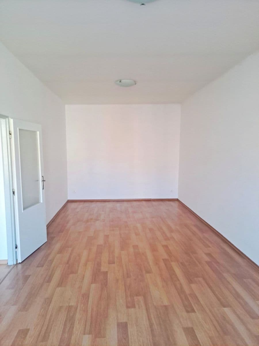 Pronájem bytu 2+kk 65 m², Husova, Třeboň, Jihočeský kraj Pronájem bytu 2+kk 65 m², Husova, Třeboň, Jihočeský kraj