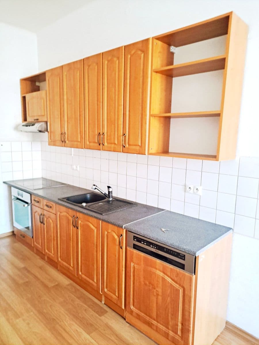 Pronájem bytu 2+kk 65 m², Husova, Třeboň, Jihočeský kraj Pronájem bytu 2+kk 65 m², Husova, Třeboň, Jihočeský kraj