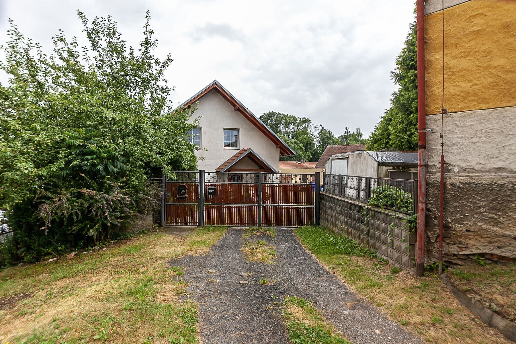 Prodej domu 180 m², pozemek 1.776 m², Drahobudice, Středočeský kraj Prodej domu 180 m², pozemek 1.776 m², Drahobudice, Středočeský kraj