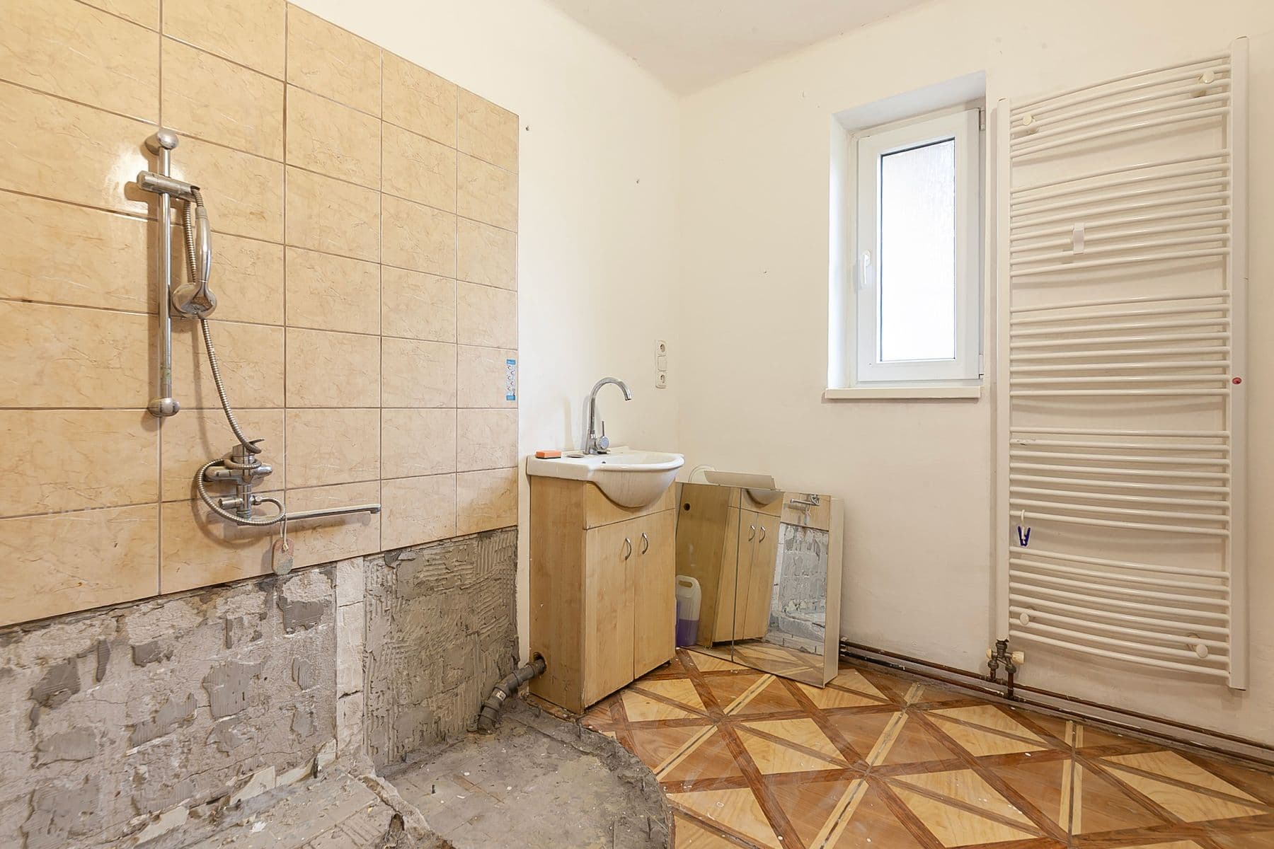 Prodej domu 180 m², pozemek 1.776 m², Drahobudice, Středočeský kraj Prodej domu 180 m², pozemek 1.776 m², Drahobudice, Středočeský kraj