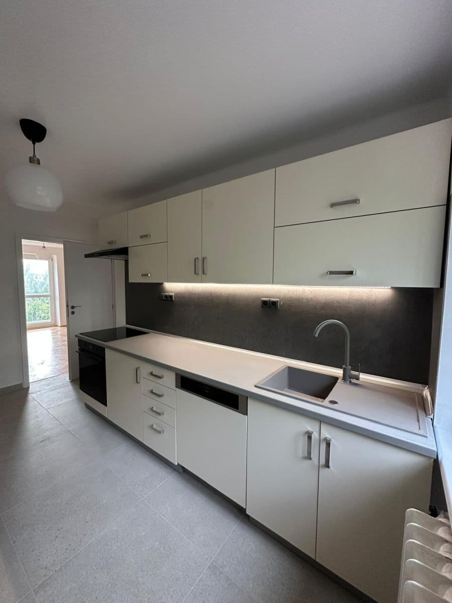 Pronájem bytu 2+1 60 m², Klecany, Středočeský kraj Pronájem bytu 2+1 60 m², Klecany, Středočeský kraj