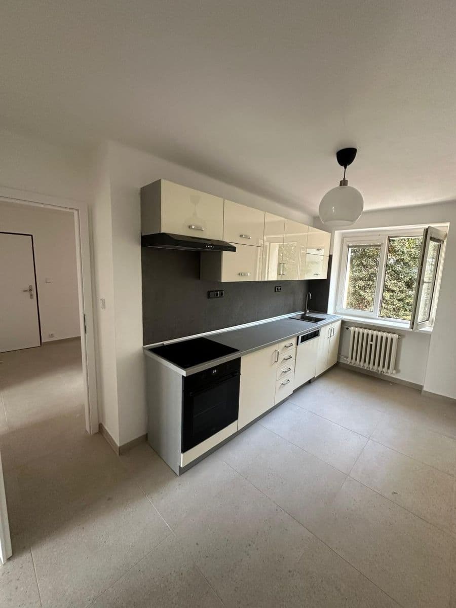 Pronájem bytu 2+1 60 m², Klecany, Středočeský kraj Pronájem bytu 2+1 60 m², Klecany, Středočeský kraj