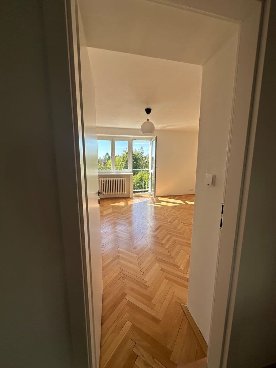 Pronájem bytu 2+1 60 m², Klecany, Středočeský kraj Pronájem bytu 2+1 60 m², Klecany, Středočeský kraj