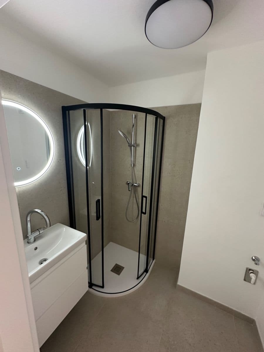 Pronájem bytu 2+1 60 m², Klecany, Středočeský kraj Pronájem bytu 2+1 60 m², Klecany, Středočeský kraj