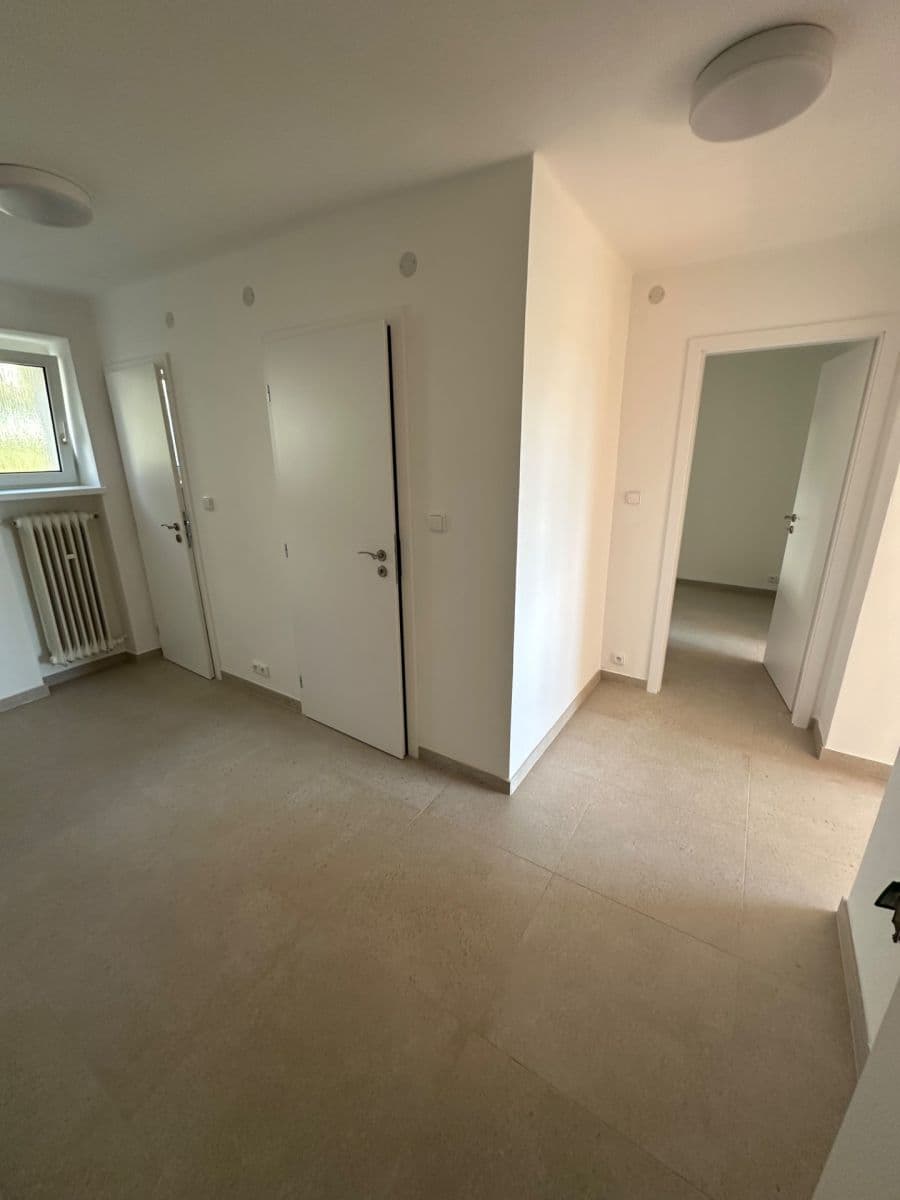 Pronájem bytu 2+1 60 m², Klecany, Středočeský kraj Pronájem bytu 2+1 60 m², Klecany, Středočeský kraj