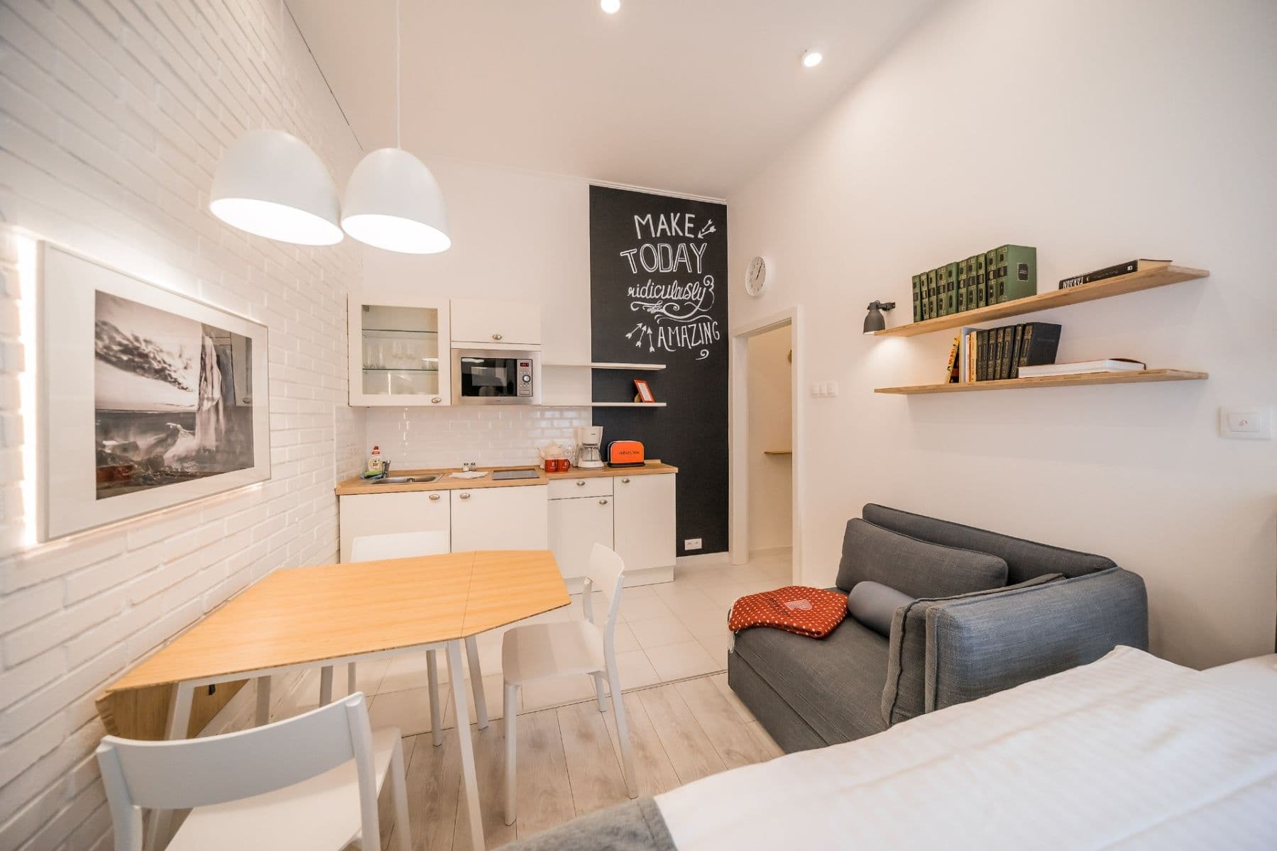 Pronájem bytu 1+kk 20 m², Jaltská, Karlovy Vary, Karlovarský kraj Pronájem bytu 1+kk 20 m², Jaltská, Karlovy Vary, Karlovarský kraj