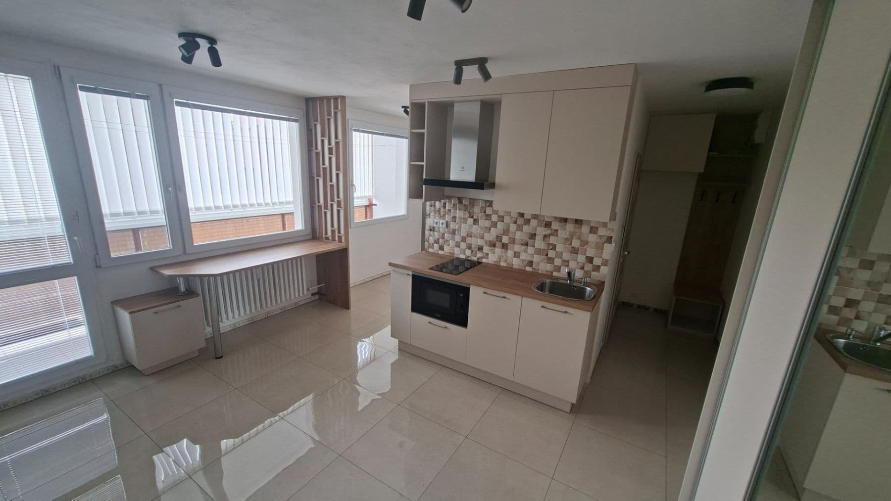Pronájem bytu 1+kk 34 m², Čs. armády, Kladno, Středočeský kraj Pronájem bytu 1+kk 34 m², Čs. armády, Kladno, Středočeský kraj
