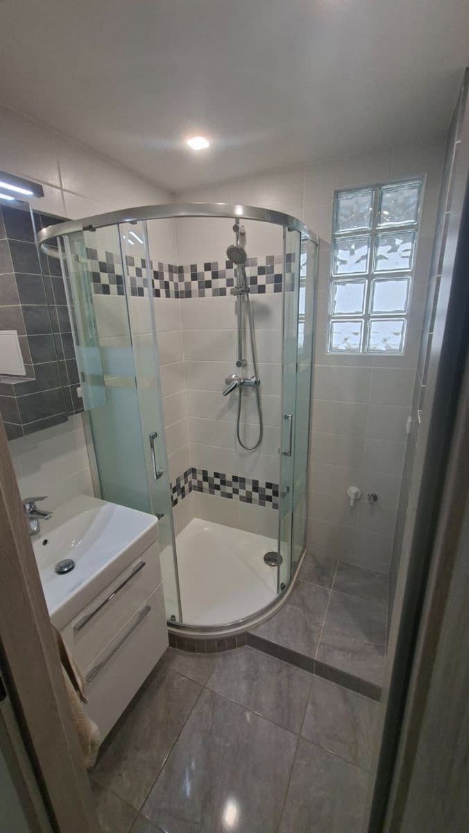 Pronájem bytu 1+kk 34 m², Čs. armády, Kladno, Středočeský kraj Pronájem bytu 1+kk 34 m², Čs. armády, Kladno, Středočeský kraj