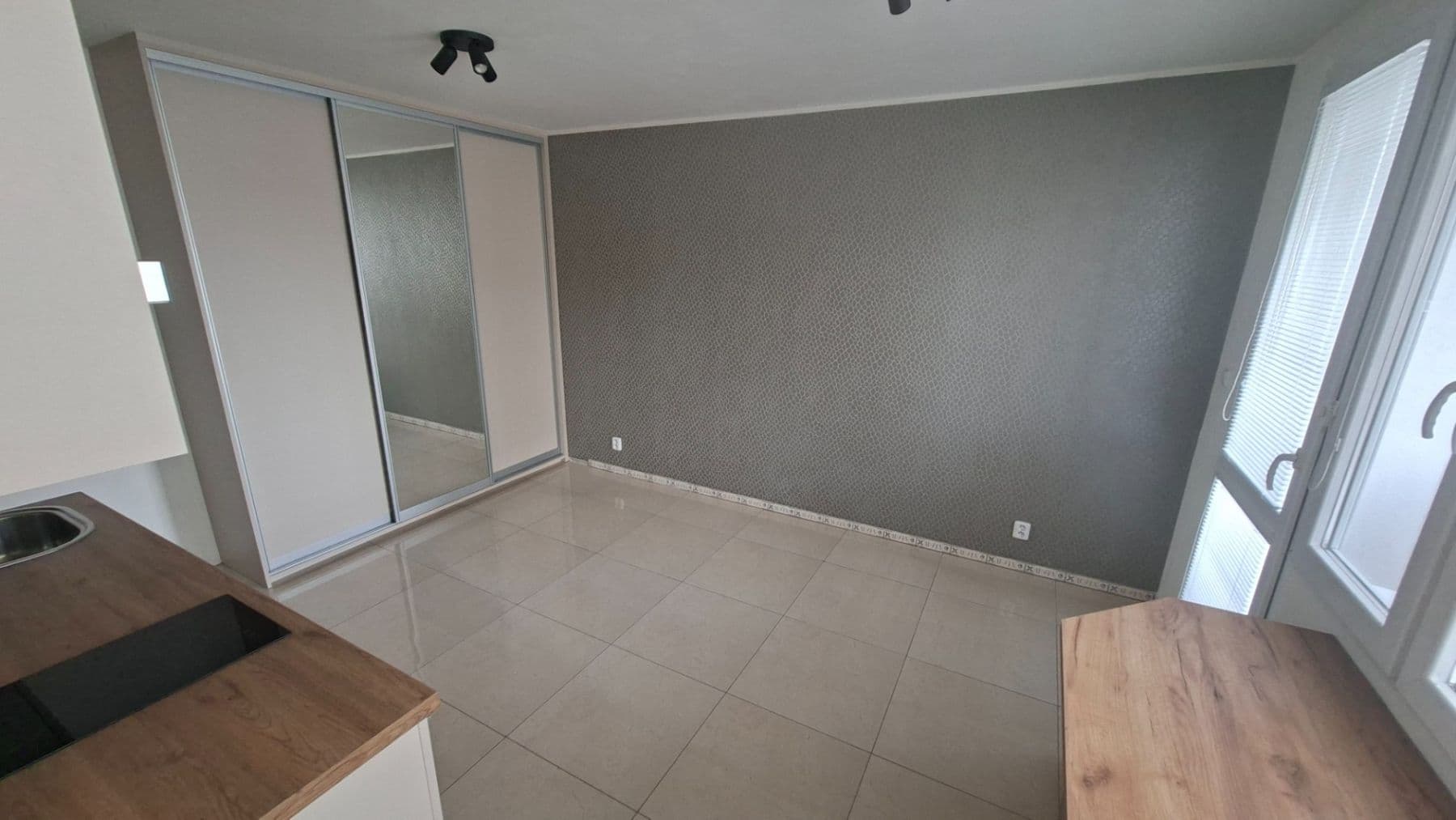 Pronájem bytu 1+kk 34 m², Čs. armády, Kladno, Středočeský kraj Pronájem bytu 1+kk 34 m², Čs. armády, Kladno, Středočeský kraj