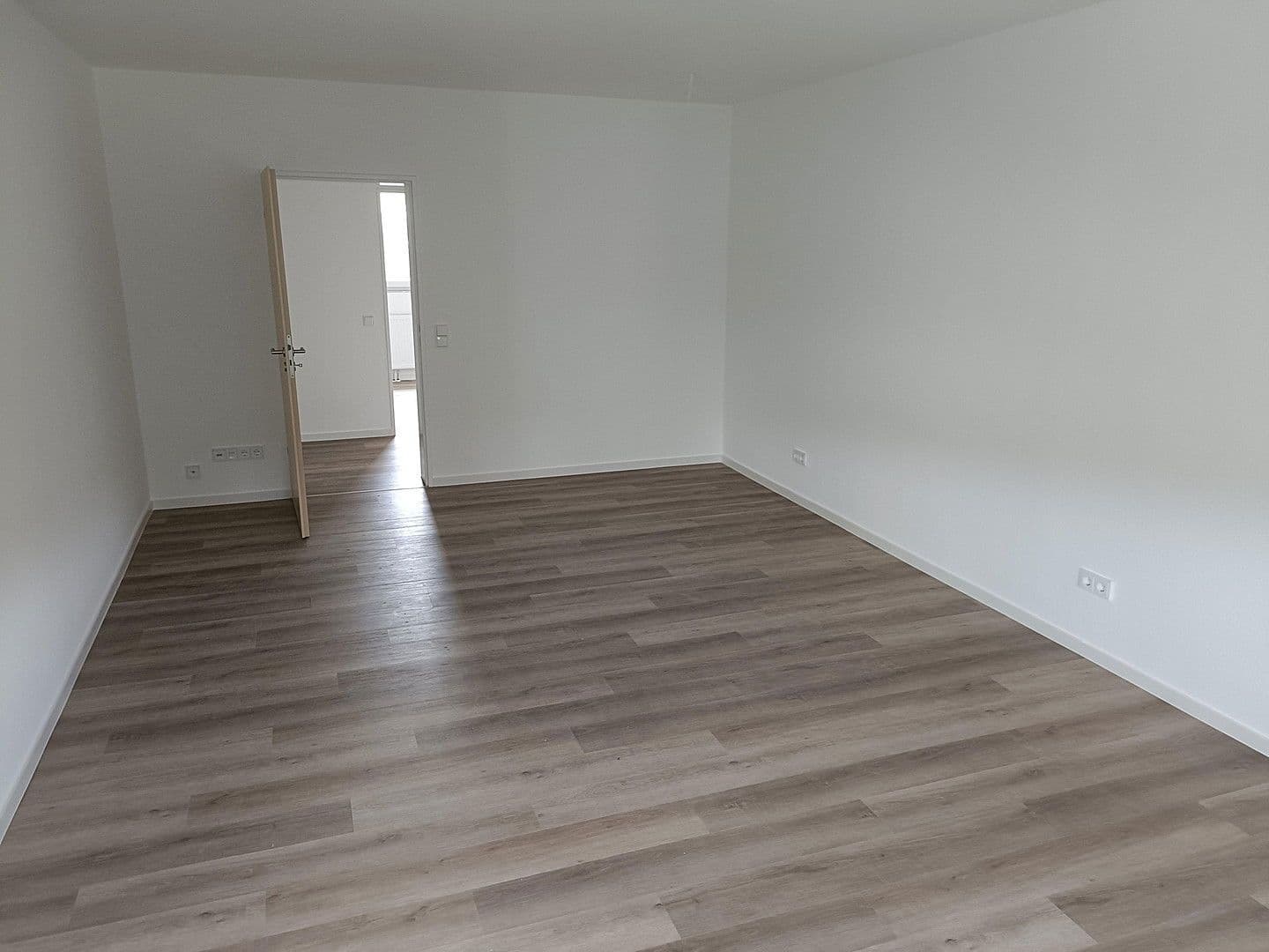 Pronájem bytu 3+1 95 m², Ingelheim am Rhein, Porýní-Falc Pronájem bytu 3+1 95 m², Ingelheim am Rhein, Porýní-Falc