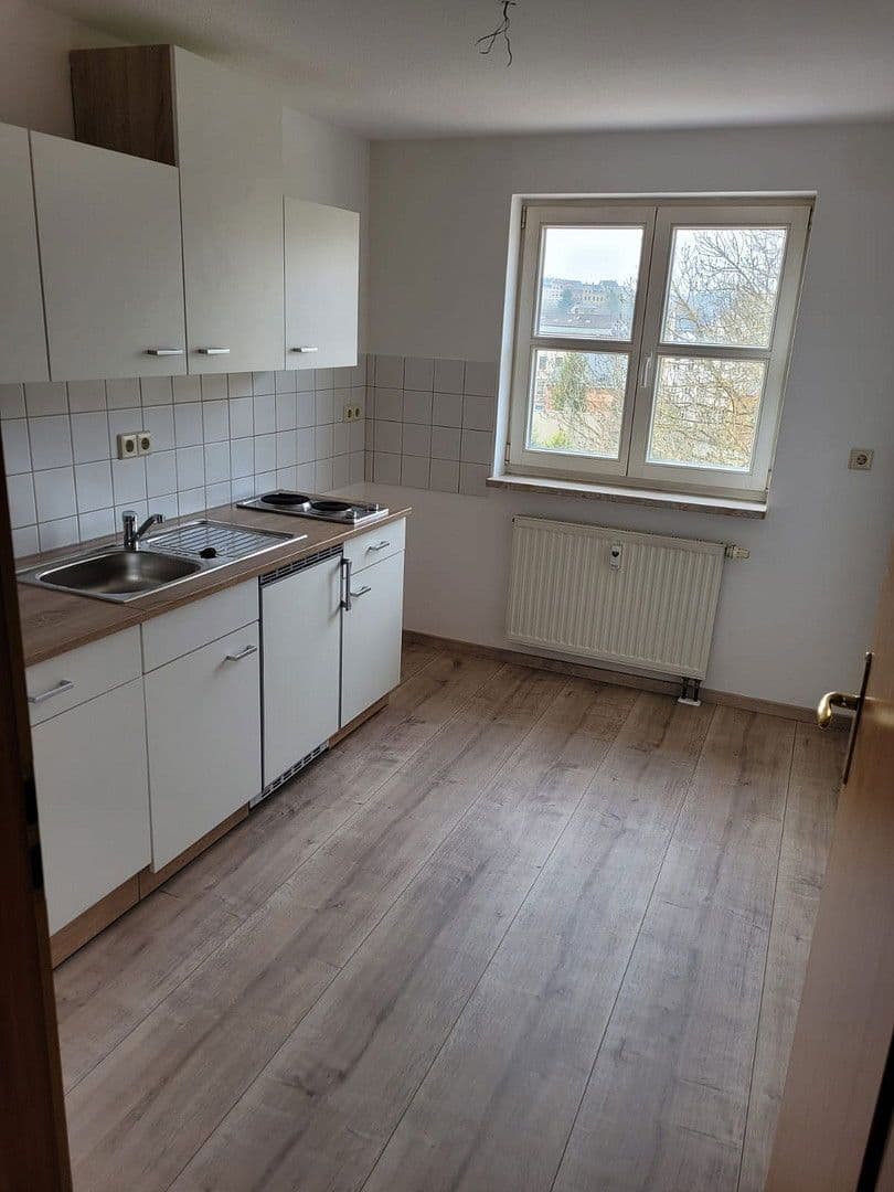 Pronájem bytu 2+1 56 m², Bahnhofstraße 4, Reichenbach, Sasko Pronájem bytu 2+1 56 m², Bahnhofstraße 4, Reichenbach, Sasko