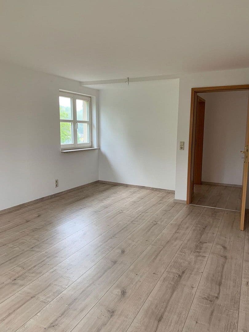 Pronájem bytu 2+1 56 m², Bahnhofstraße 4, Reichenbach, Sasko Pronájem bytu 2+1 56 m², Bahnhofstraße 4, Reichenbach, Sasko