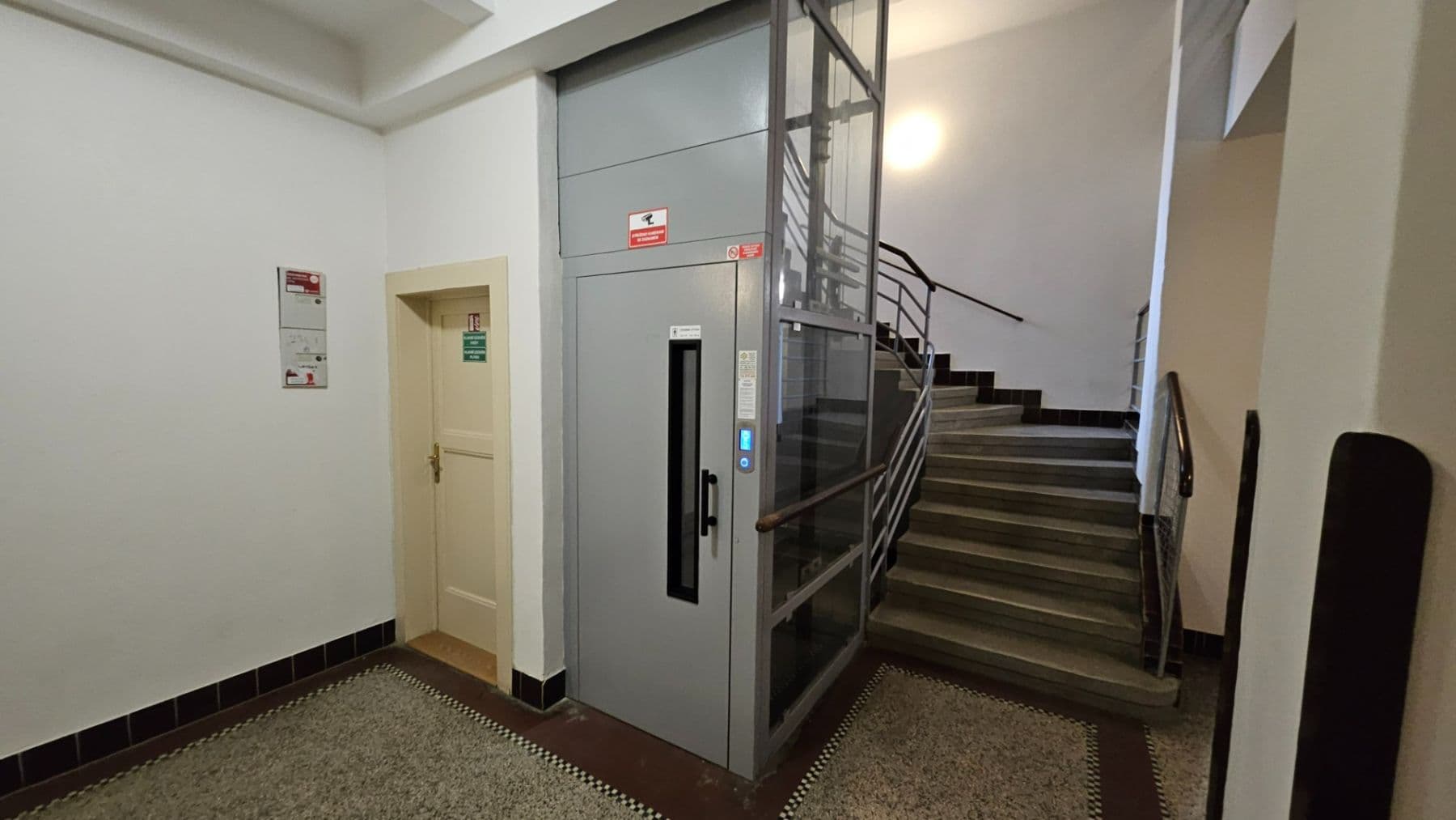 Prodej bytu 2+1 49 m², Šrobárova, Praha, Praha Prodej bytu 2+1 49 m², Šrobárova, Praha, Praha