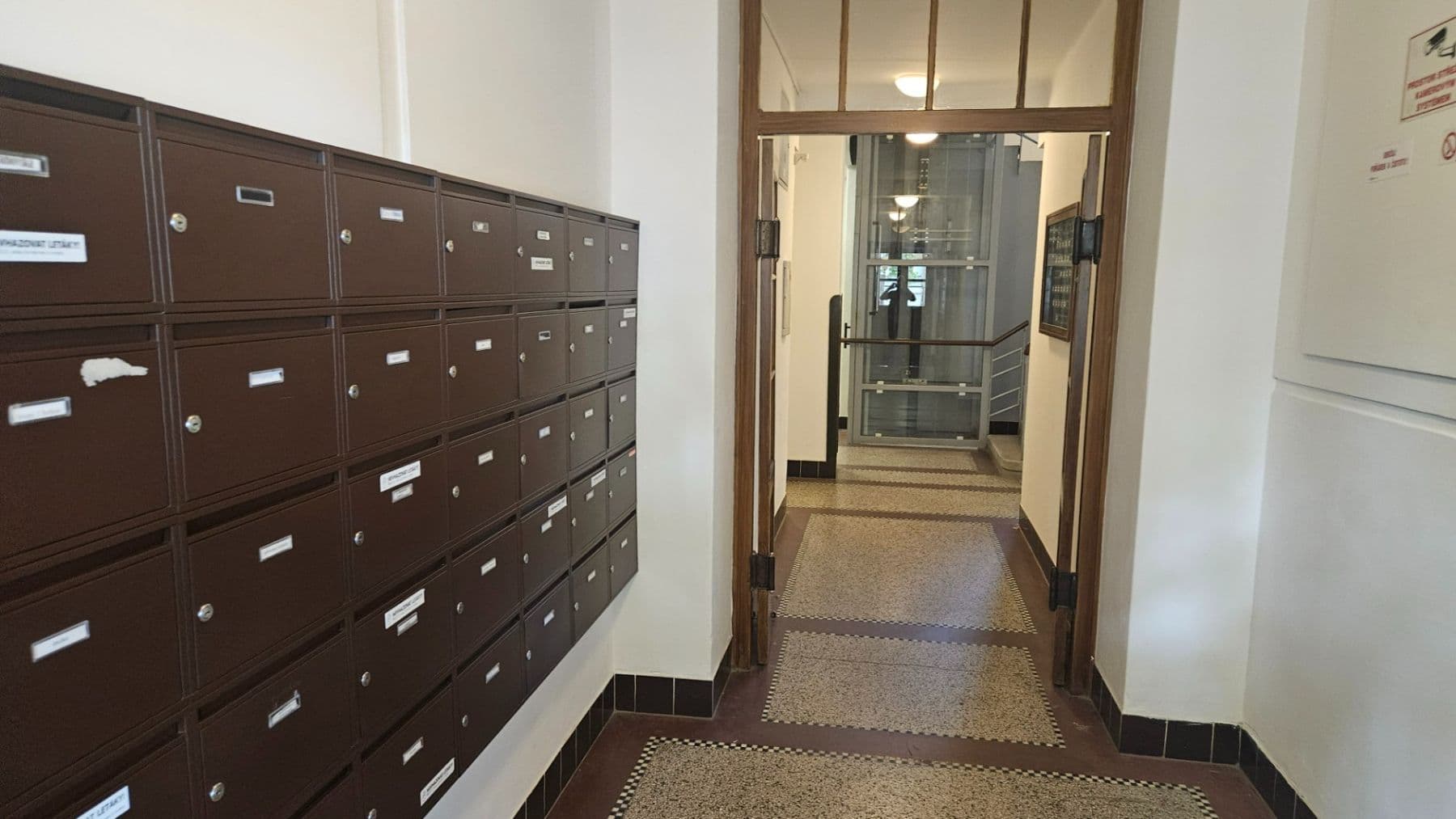 Prodej bytu 2+1 49 m², Šrobárova, Praha, Praha Prodej bytu 2+1 49 m², Šrobárova, Praha, Praha