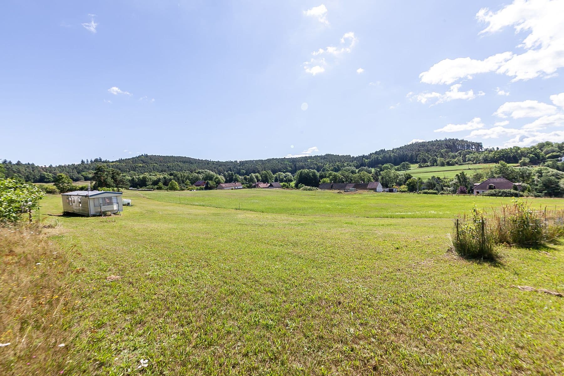 Prodej pozemku 2.863 m², Klučenice, Středočeský kraj Prodej pozemku 2.863 m², Klučenice, Středočeský kraj