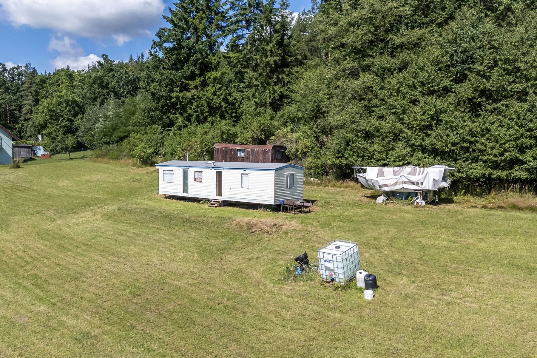 Prodej pozemku 2.863 m², Klučenice, Středočeský kraj Prodej pozemku 2.863 m², Klučenice, Středočeský kraj