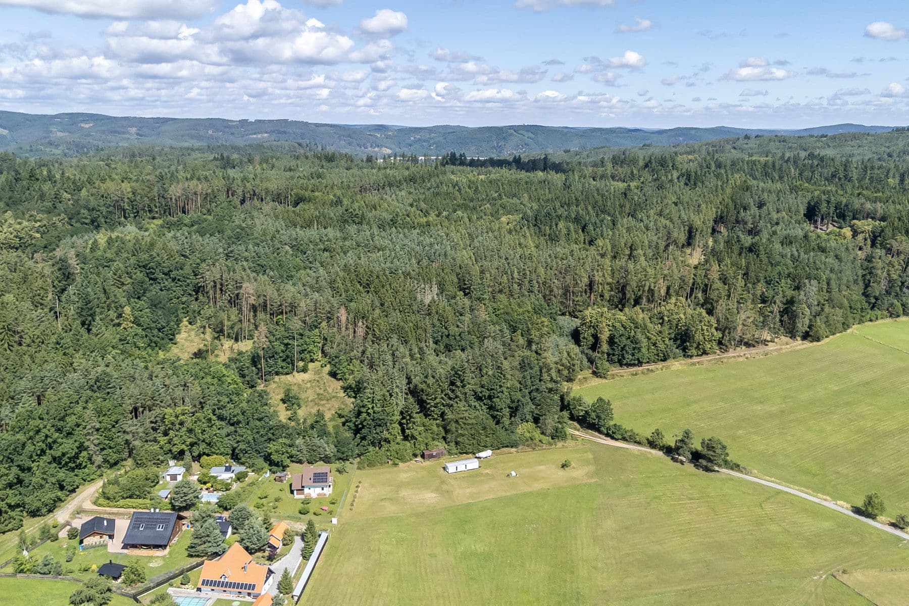 Prodej pozemku 2.863 m², Klučenice, Středočeský kraj Prodej pozemku 2.863 m², Klučenice, Středočeský kraj