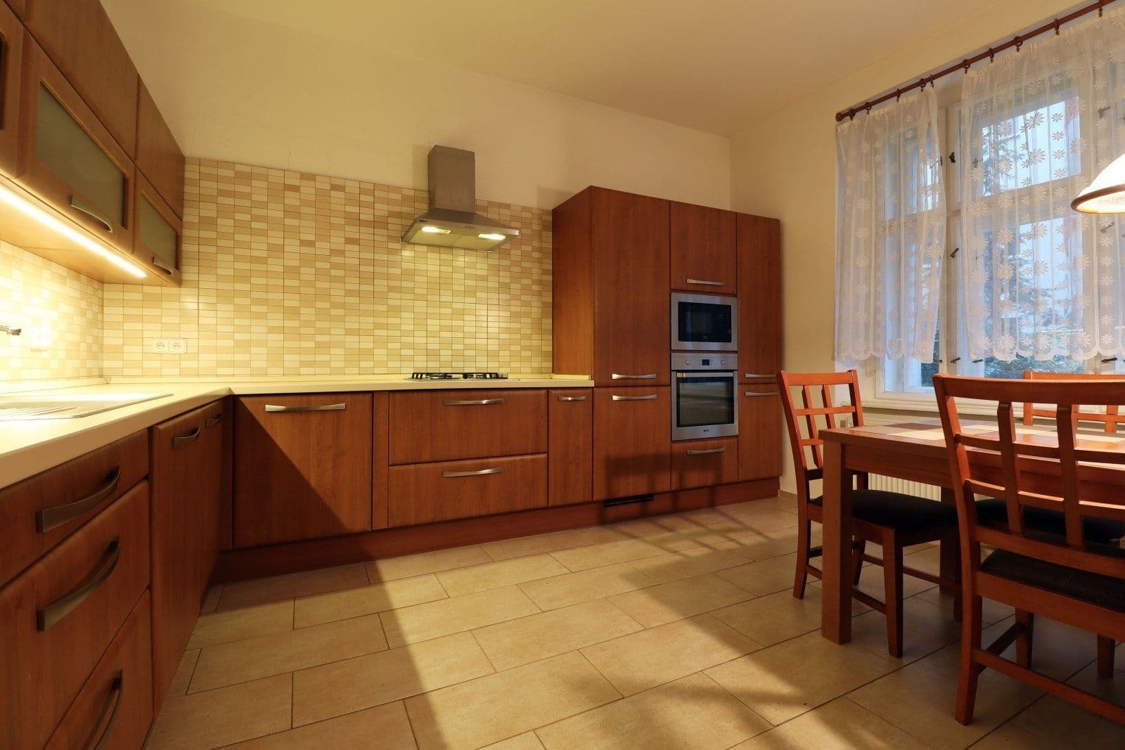 Pronájem bytu 4+1 105 m², U smaltovny, Praha, Praha Pronájem bytu 4+1 105 m², U smaltovny, Praha, Praha