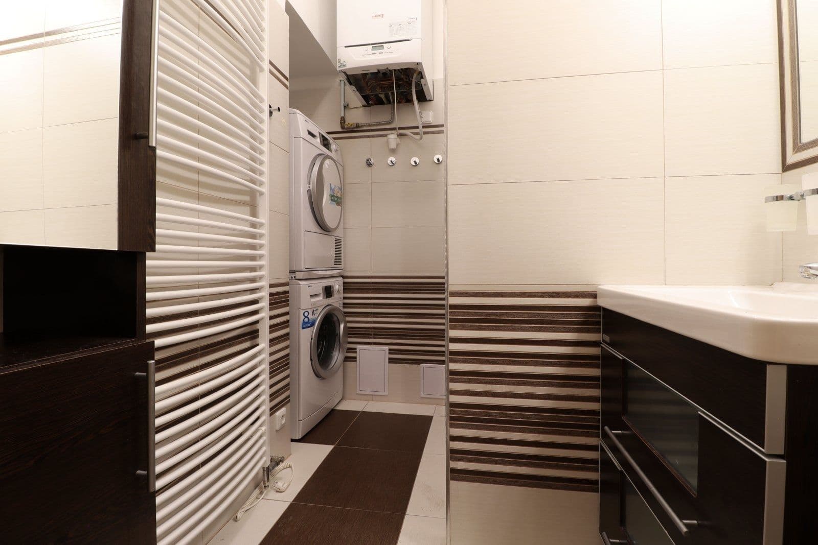 Pronájem bytu 4+1 105 m², U smaltovny, Praha, Praha Pronájem bytu 4+1 105 m², U smaltovny, Praha, Praha