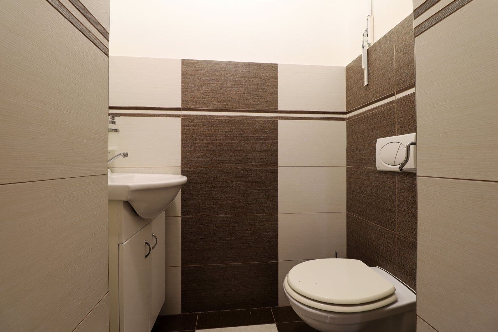 Pronájem bytu 4+1 105 m², U smaltovny, Praha, Praha Pronájem bytu 4+1 105 m², U smaltovny, Praha, Praha