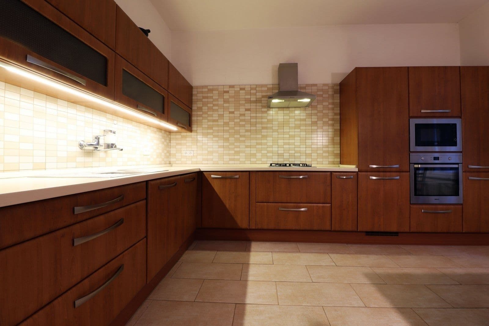 Pronájem bytu 4+1 105 m², U smaltovny, Praha, Praha Pronájem bytu 4+1 105 m², U smaltovny, Praha, Praha