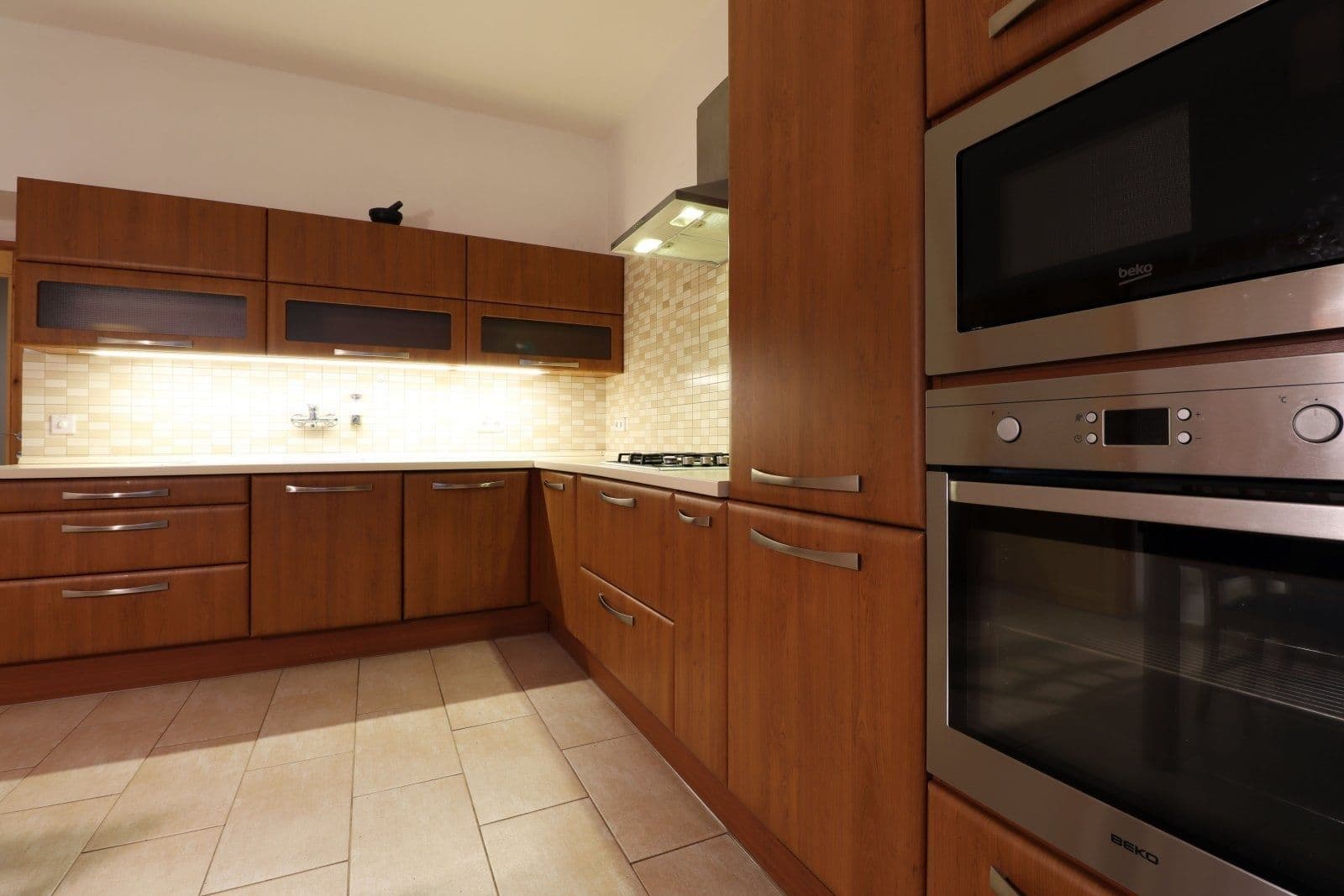 Pronájem bytu 4+1 105 m², U smaltovny, Praha, Praha Pronájem bytu 4+1 105 m², U smaltovny, Praha, Praha