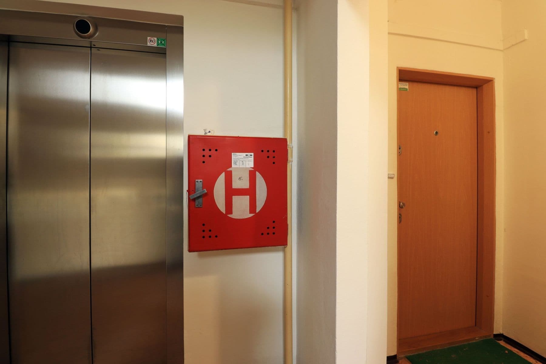 Pronájem bytu 1+kk 29 m², Semická, Praha, Praha Pronájem bytu 1+kk 29 m², Semická, Praha, Praha