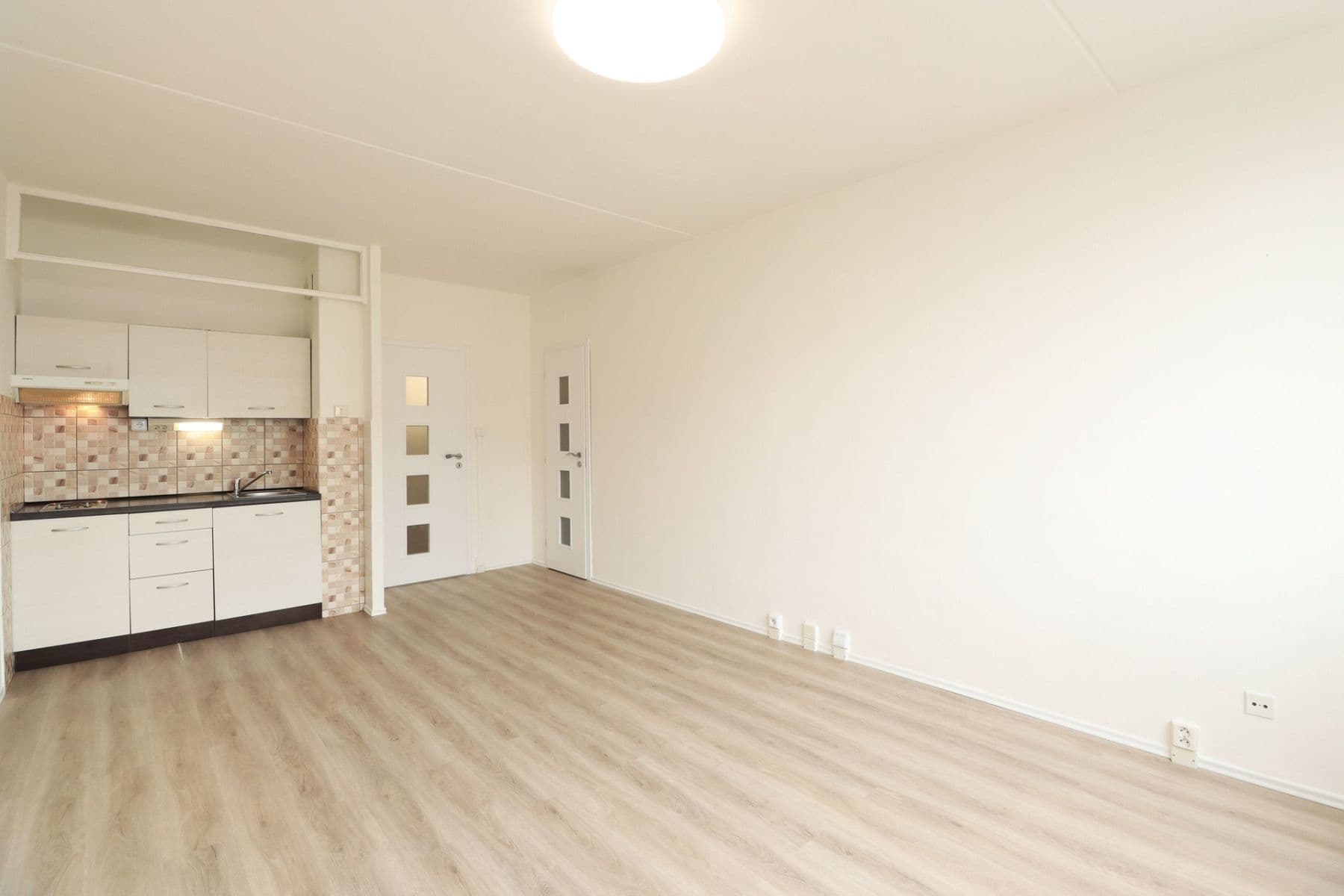 Pronájem bytu 1+kk 29 m², Semická, Praha, Praha Pronájem bytu 1+kk 29 m², Semická, Praha, Praha