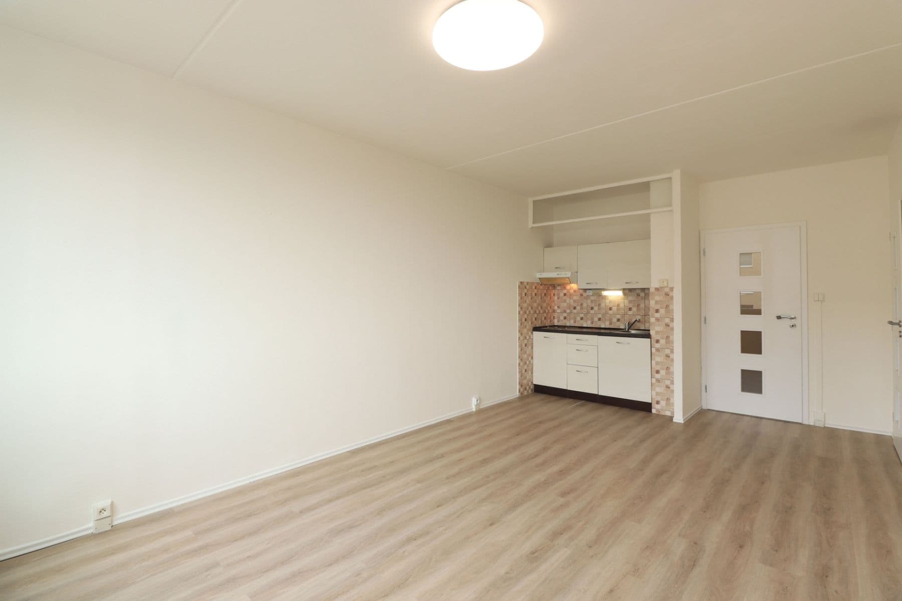 Pronájem bytu 1+kk 29 m², Semická, Praha, Praha Pronájem bytu 1+kk 29 m², Semická, Praha, Praha
