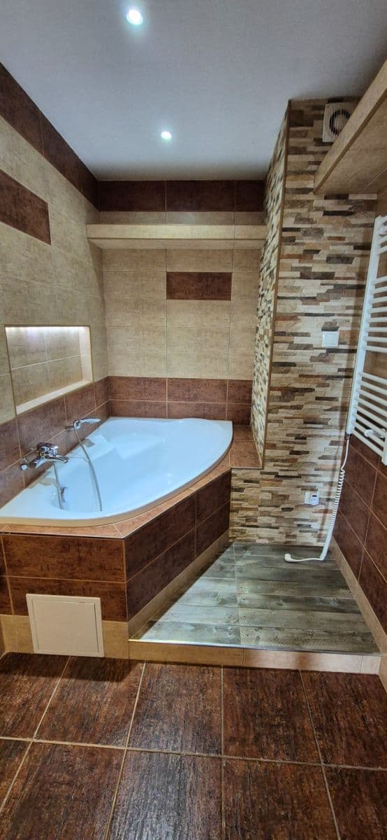 Pronájem bytu 3+1 55 m², Jazmínová, Košice - mestská časť Západ, Košický kraj Pronájem bytu 3+1 55 m², Jazmínová, Košice - mestská časť Západ, Košický kraj