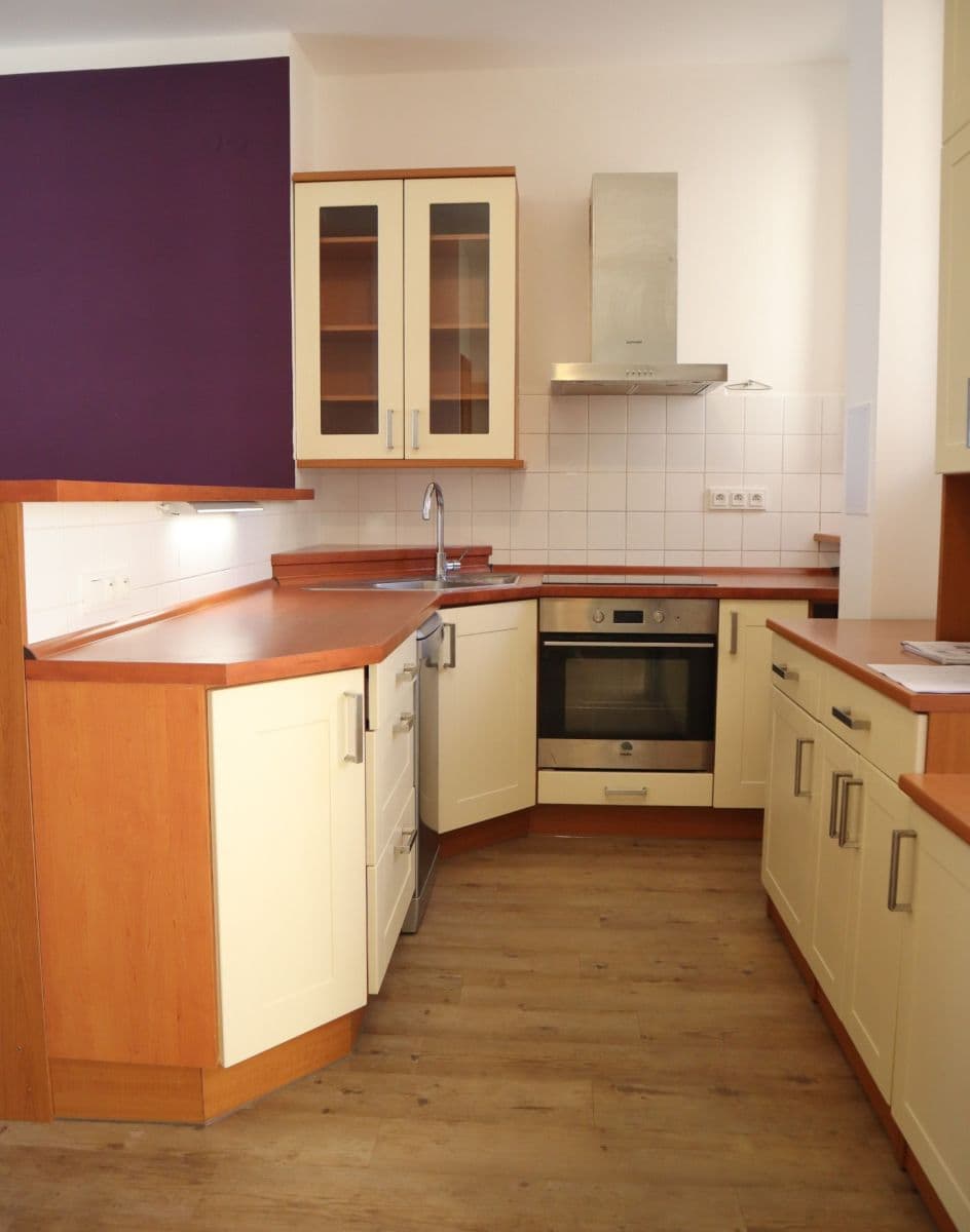 Prodej bytu 2+kk 66 m², Edvarda Beneše, Plzeň, Plzeňský kraj Prodej bytu 2+kk 66 m², Edvarda Beneše, Plzeň, Plzeňský kraj