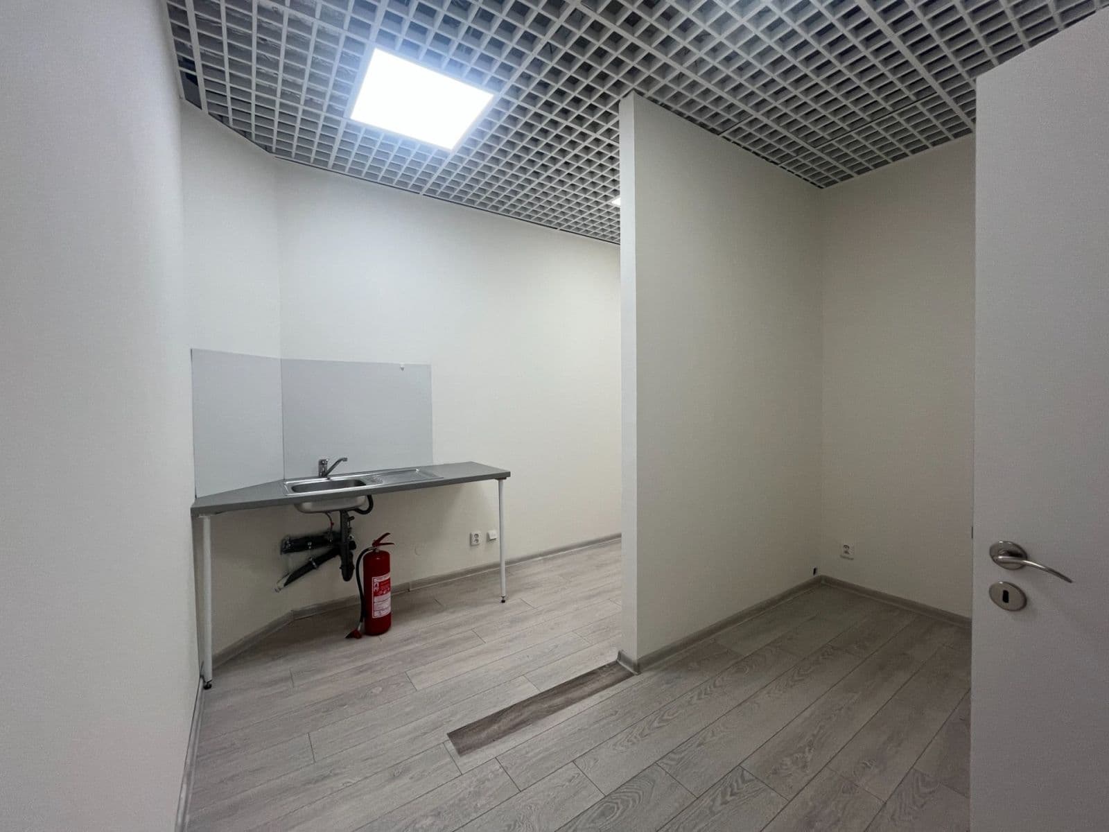 Pronájem nebytového prostoru 45 m², Mukařovského, Praha, Praha Pronájem nebytového prostoru 45 m², Mukařovského, Praha, Praha