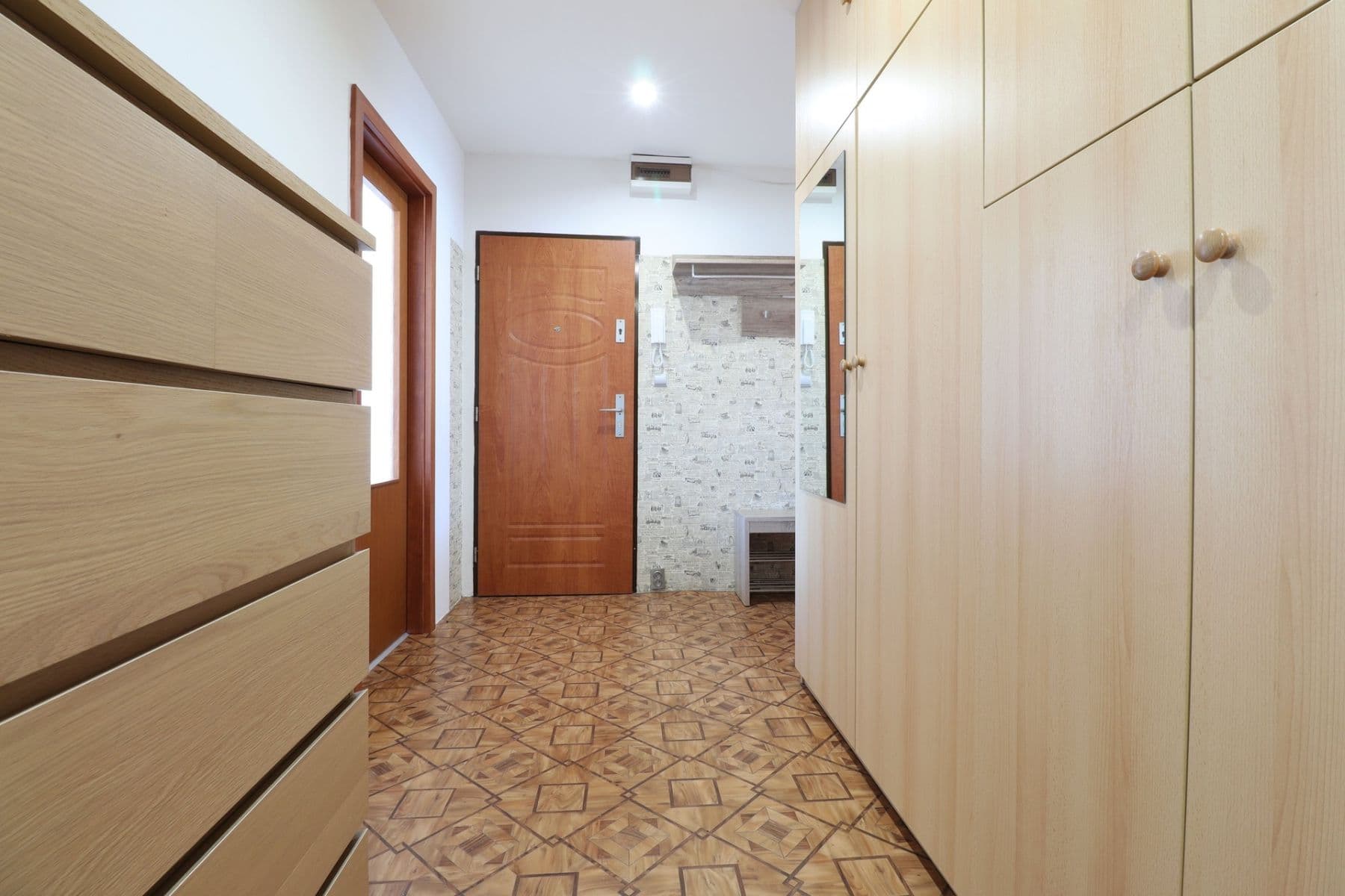 Pronájem bytu 3+1 76 m², Kojetická, Neratovice, Středočeský kraj Pronájem bytu 3+1 76 m², Kojetická, Neratovice, Středočeský kraj