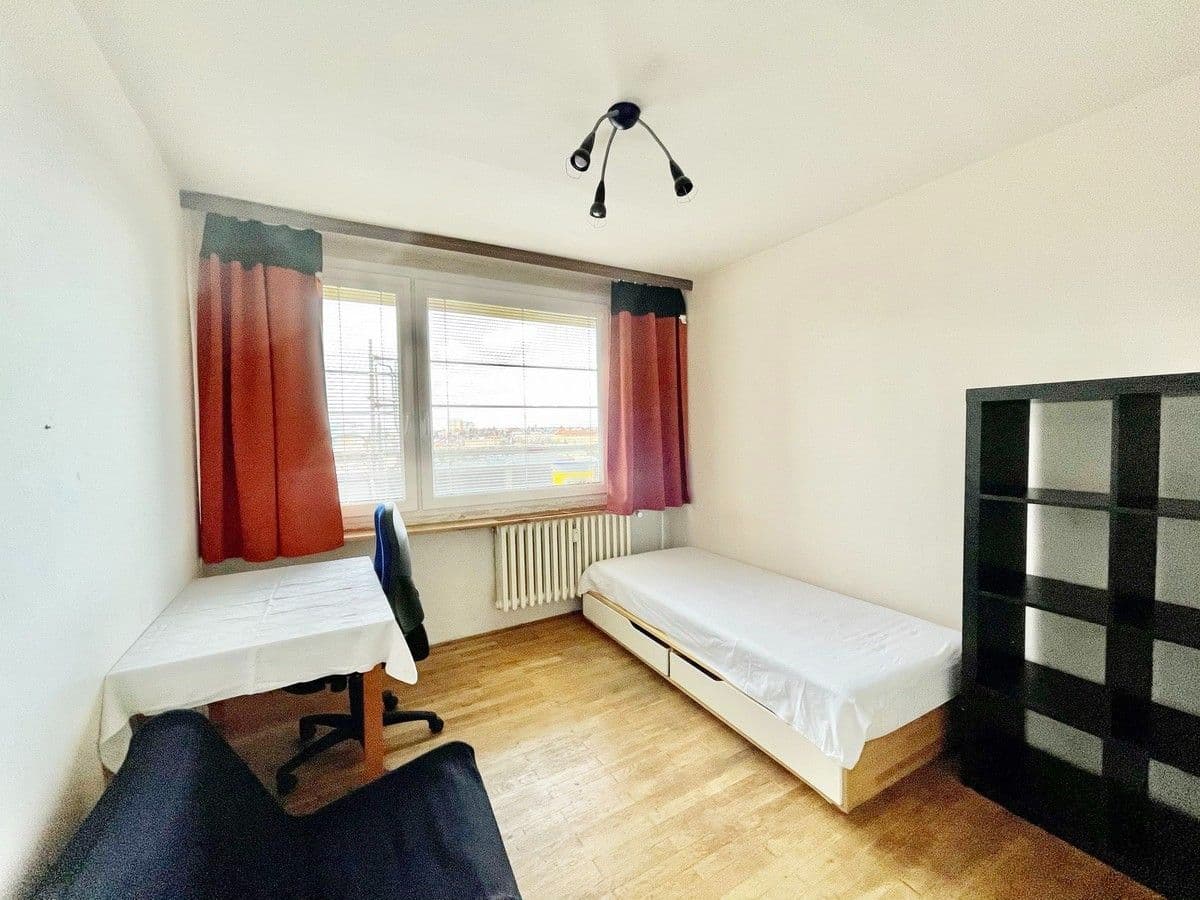 Pronájem bytu 3+1 74 m², Svojetická, Praha, Praha Pronájem bytu 3+1 74 m², Svojetická, Praha, Praha