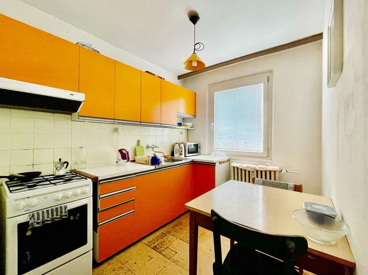 Pronájem bytu 3+1 74 m², Svojetická, Praha, Praha Pronájem bytu 3+1 74 m², Svojetická, Praha, Praha