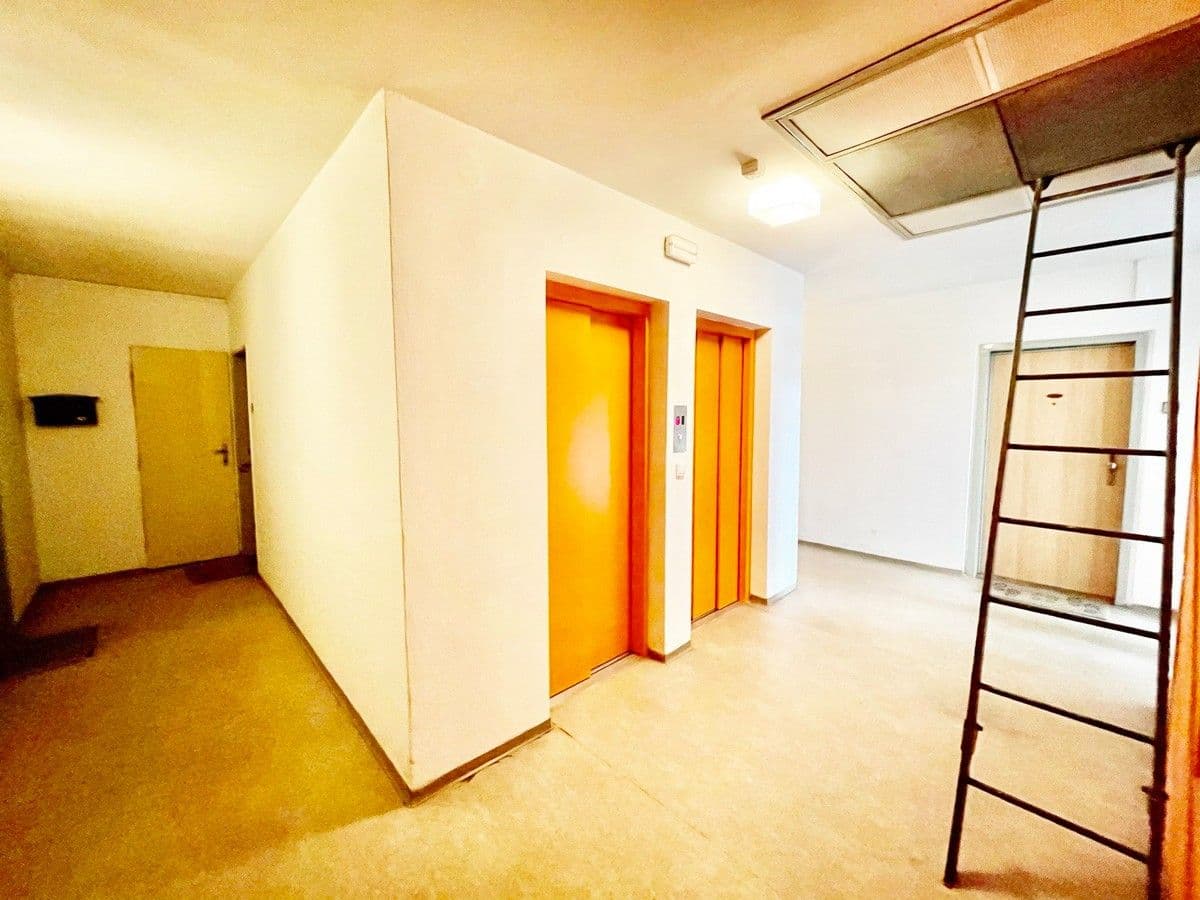 Pronájem bytu 3+1 74 m², Svojetická, Praha, Praha Pronájem bytu 3+1 74 m², Svojetická, Praha, Praha