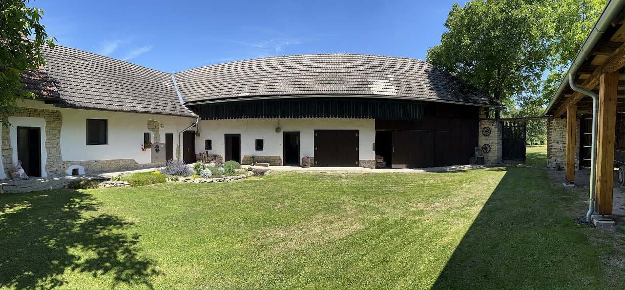 Pronájem chaty, chalupy, Hluboká, Pardubický kraj Pronájem chaty, chalupy, Hluboká, Pardubický kraj