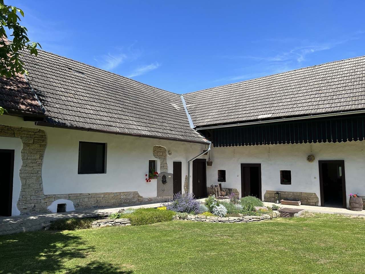 Pronájem chaty, chalupy, Hluboká, Pardubický kraj Pronájem chaty, chalupy, Hluboká, Pardubický kraj