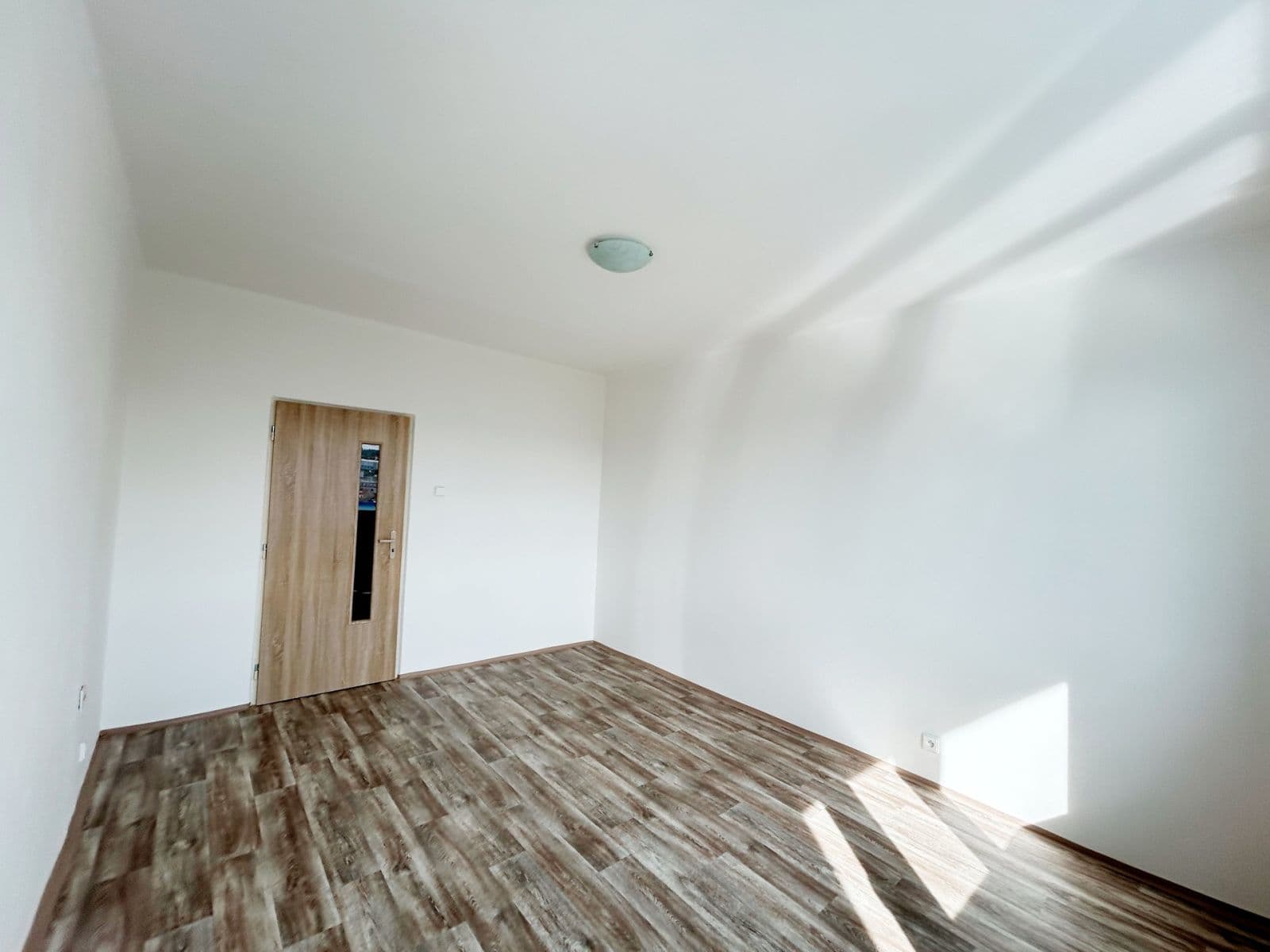 Pronájem bytu 1+kk 26 m², Dukel. hrdinů, Rakovník, Středočeský kraj Pronájem bytu 1+kk 26 m², Dukel. hrdinů, Rakovník, Středočeský kraj