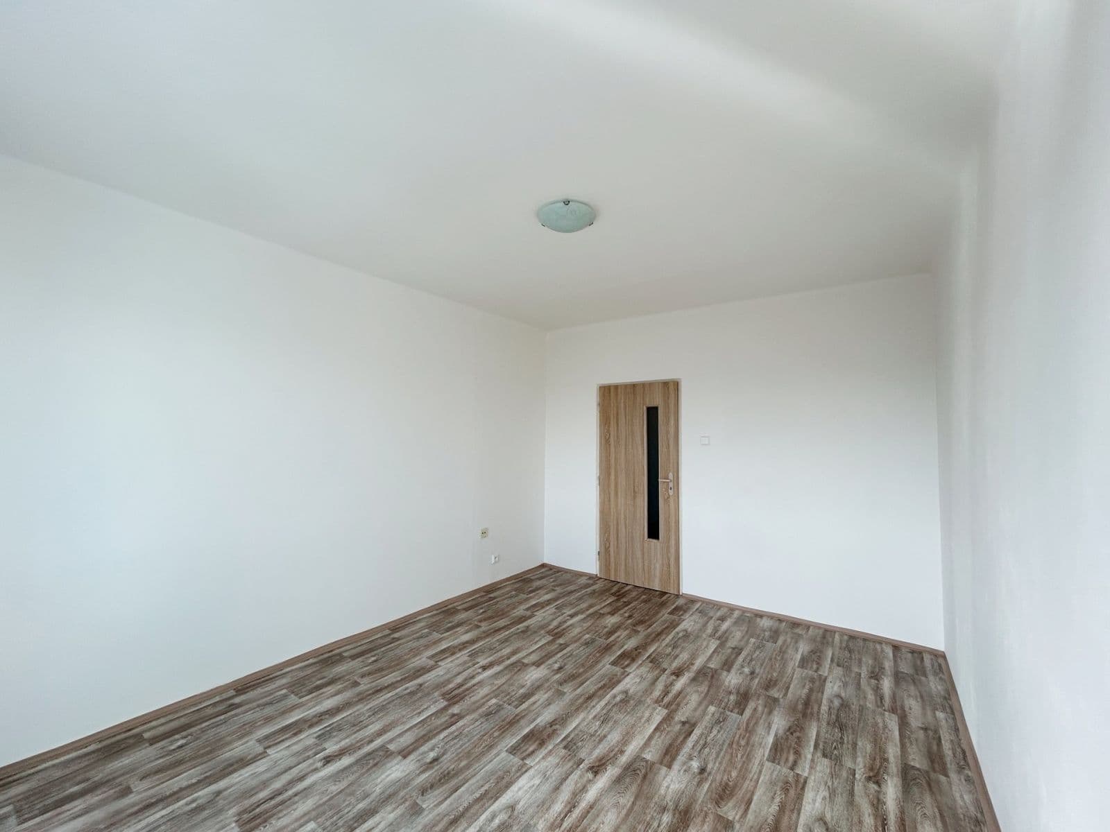 Pronájem bytu 1+kk 26 m², Dukel. hrdinů, Rakovník, Středočeský kraj Pronájem bytu 1+kk 26 m², Dukel. hrdinů, Rakovník, Středočeský kraj