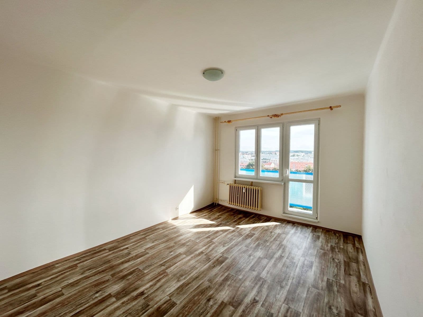 Pronájem bytu 1+kk 26 m², Dukel. hrdinů, Rakovník, Středočeský kraj Pronájem bytu 1+kk 26 m², Dukel. hrdinů, Rakovník, Středočeský kraj