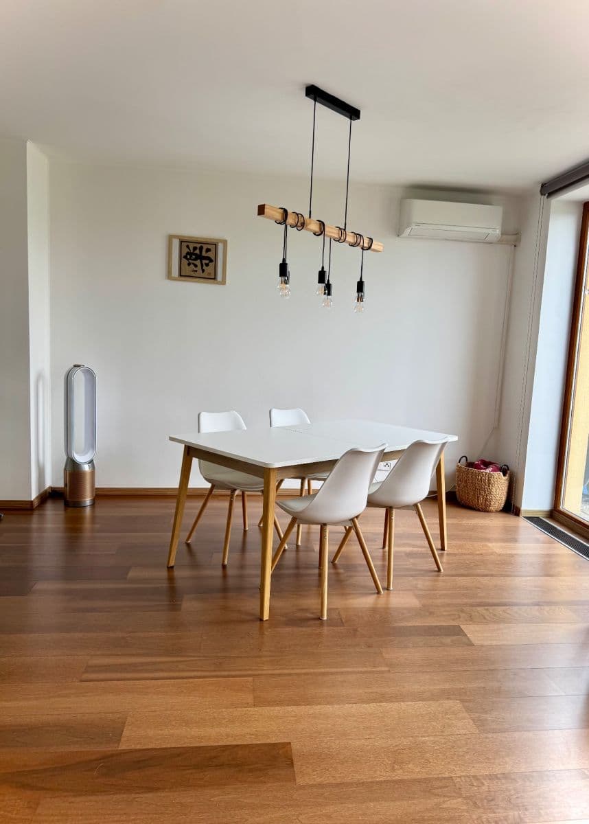 Prodej domu 182 m², pozemek 424 m², Kruhová, Nupaky, Středočeský kraj Prodej domu 182 m², pozemek 424 m², Kruhová, Nupaky, Středočeský kraj