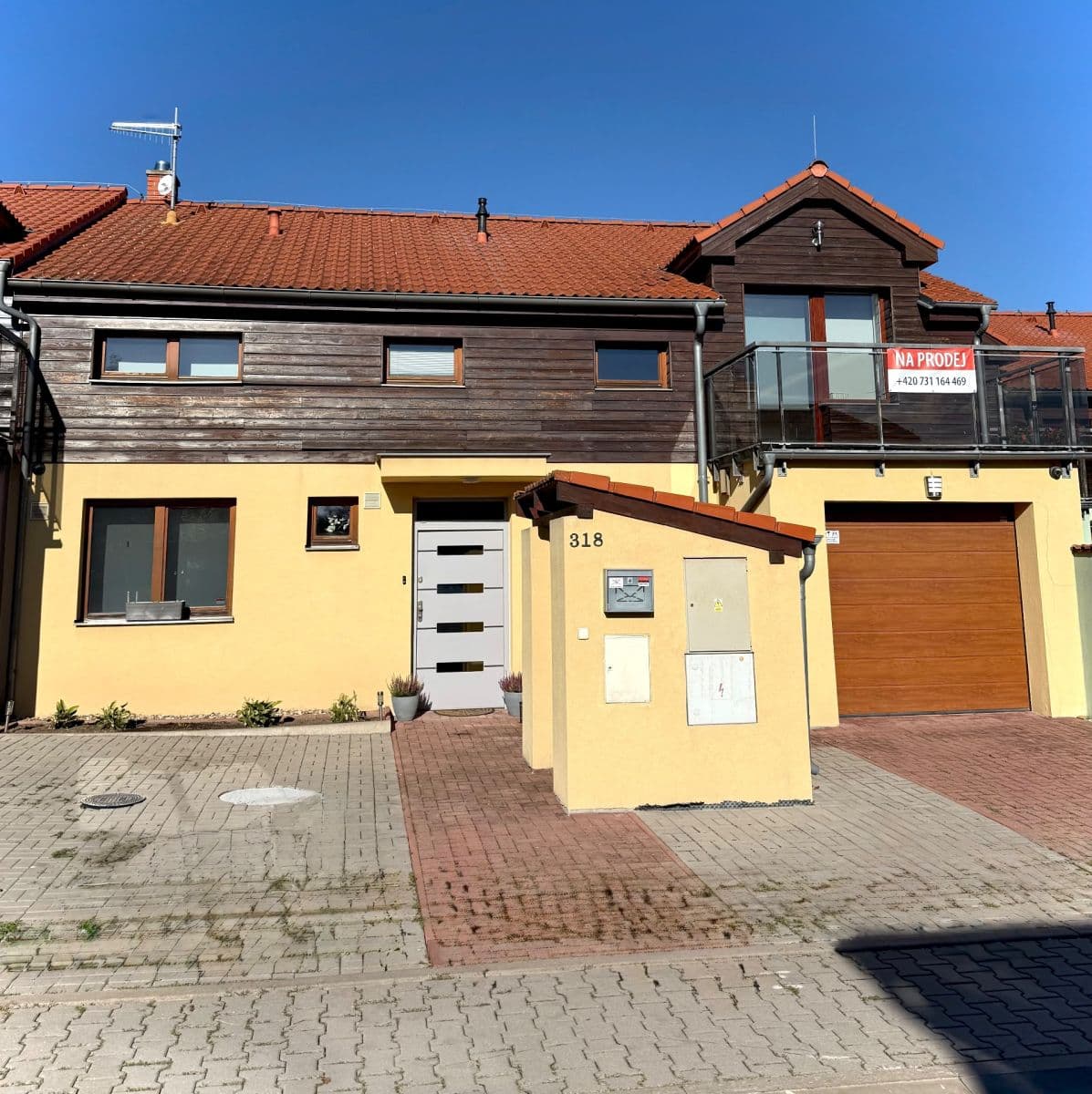 Prodej domu 182 m², pozemek 424 m², Kruhová, Nupaky, Středočeský kraj Prodej domu 182 m², pozemek 424 m², Kruhová, Nupaky, Středočeský kraj