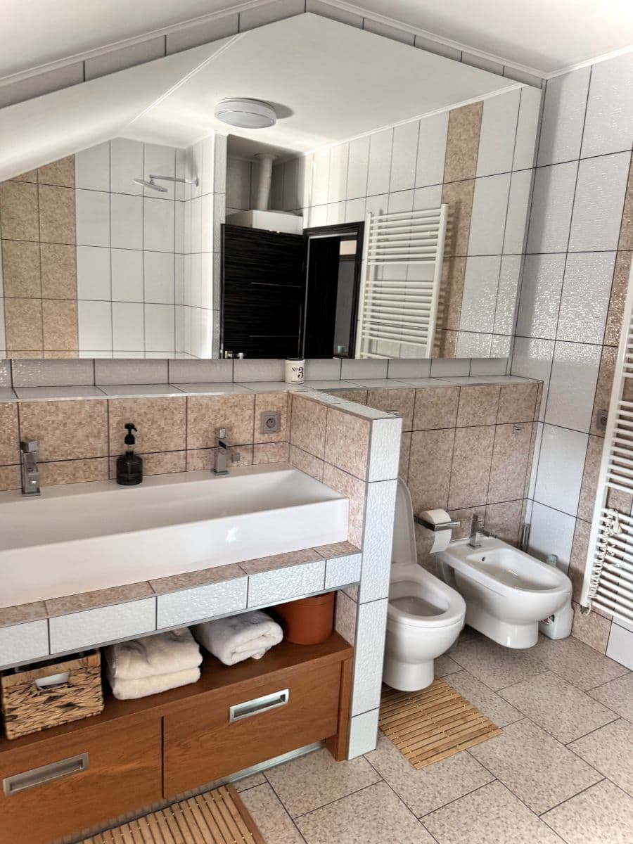 Prodej domu 182 m², pozemek 424 m², Kruhová, Nupaky, Středočeský kraj Prodej domu 182 m², pozemek 424 m², Kruhová, Nupaky, Středočeský kraj