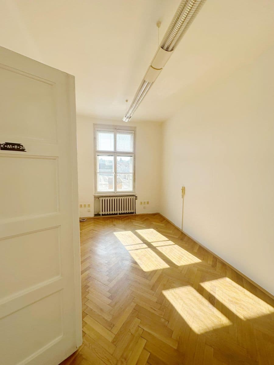 Pronájem kanceláře 45 m², Senovážné náměstí, Praha, Praha Pronájem kanceláře 45 m², Senovážné náměstí, Praha, Praha