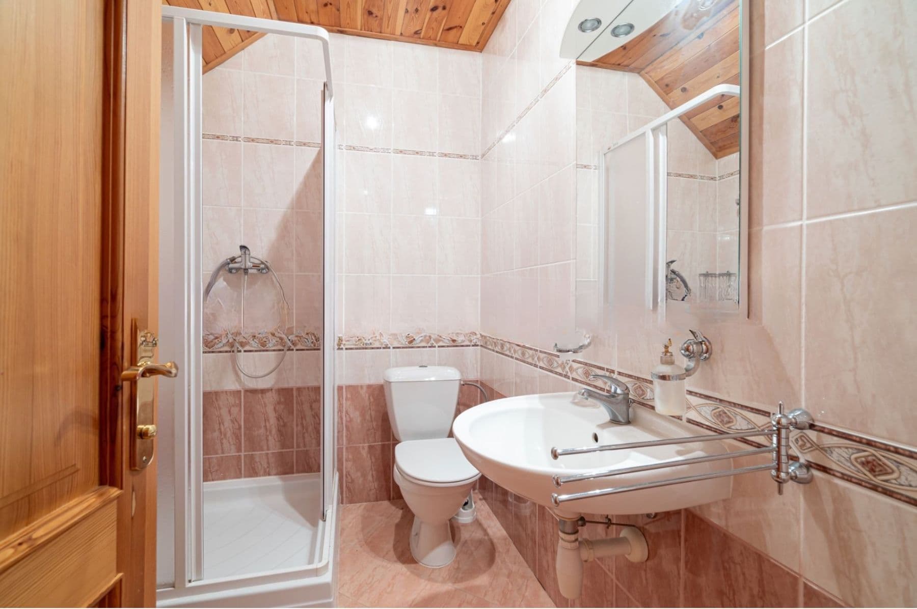 Pronájem domu 250 m², pozemek 10.280 m², Olomouc, Olomoucký kraj Pronájem domu 250 m², pozemek 10.280 m², Olomouc, Olomoucký kraj