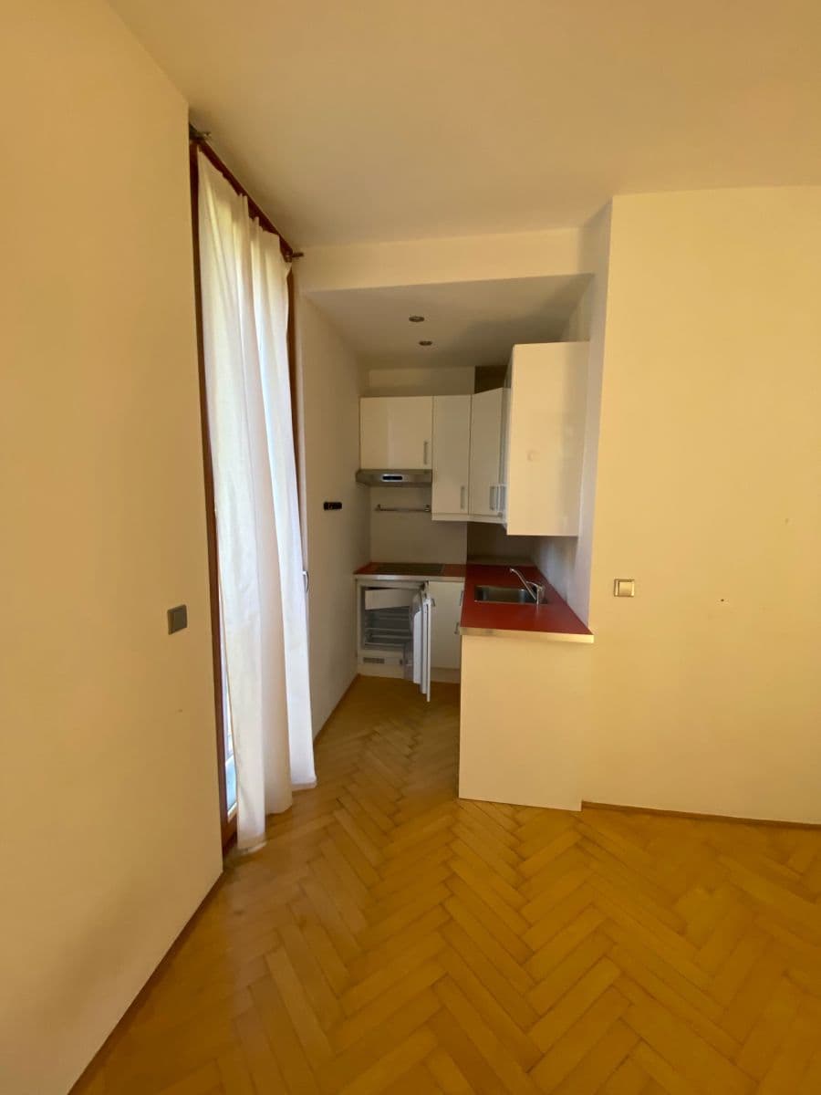 Pronájem bytu 2+kk 55 m², U Nikolajky, Praha, Praha Pronájem bytu 2+kk 55 m², U Nikolajky, Praha, Praha