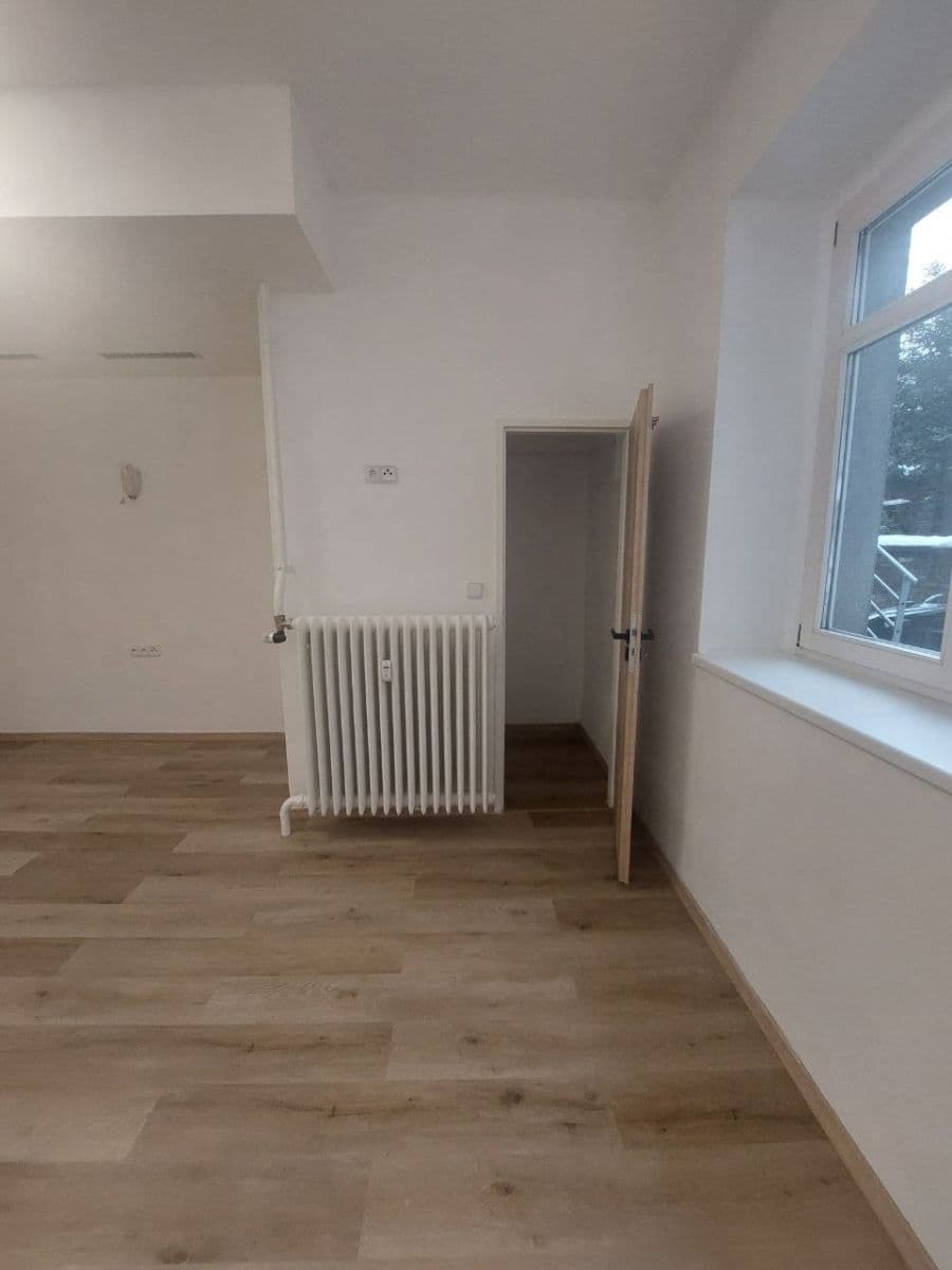 Prodej bytu 1+1 43 m², 5. května, Praha, Praha Prodej bytu 1+1 43 m², 5. května, Praha, Praha